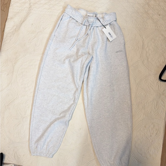 Aritzia Pants - NWT 124449 MEGA BAGGY FOLDOVER HEATHER CLOUD WHITE XS ARITZIA